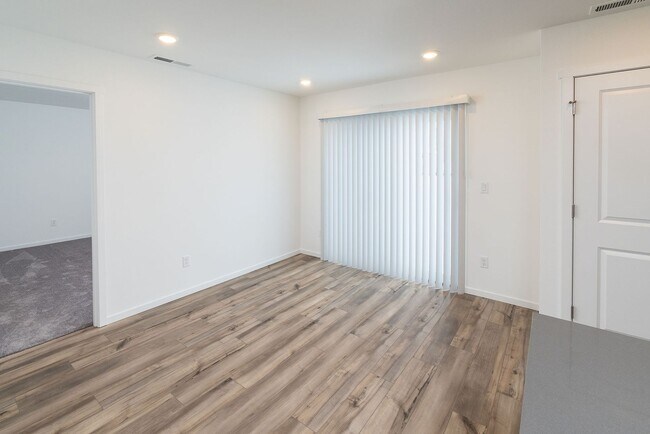 Building Photo - Brand New Home - 3bdrm 2.5ba - The Reserve in the Pines - La Pine, OR