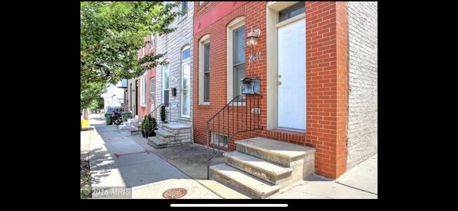 Building Photo - 3 Bed - Pets Allowed Near Patterson Park