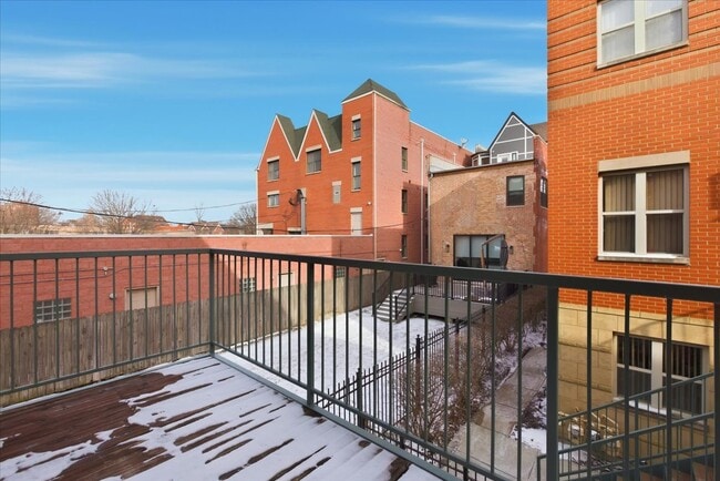 Building Photo - 4530 S Woodlawn Ave