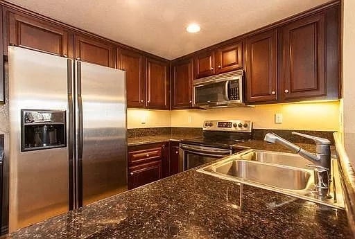 Kitchen - 3935 Nobel Dr