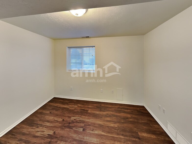 Building Photo - 1742 N 725 W