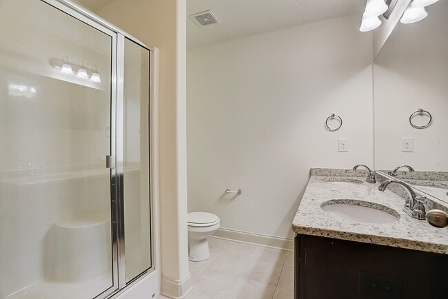 Building Photo - Beautiful 5-bedroom rental home in the hig...
