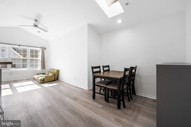 Building Photo - 18533 Boysenberry Dr