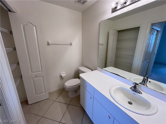 Building Photo - 8450 Kingbird Loop