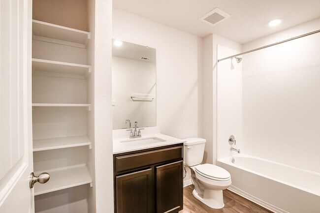 Building Photo - 490 Evergreen Sumac Loop, Kyle, Texas 78640