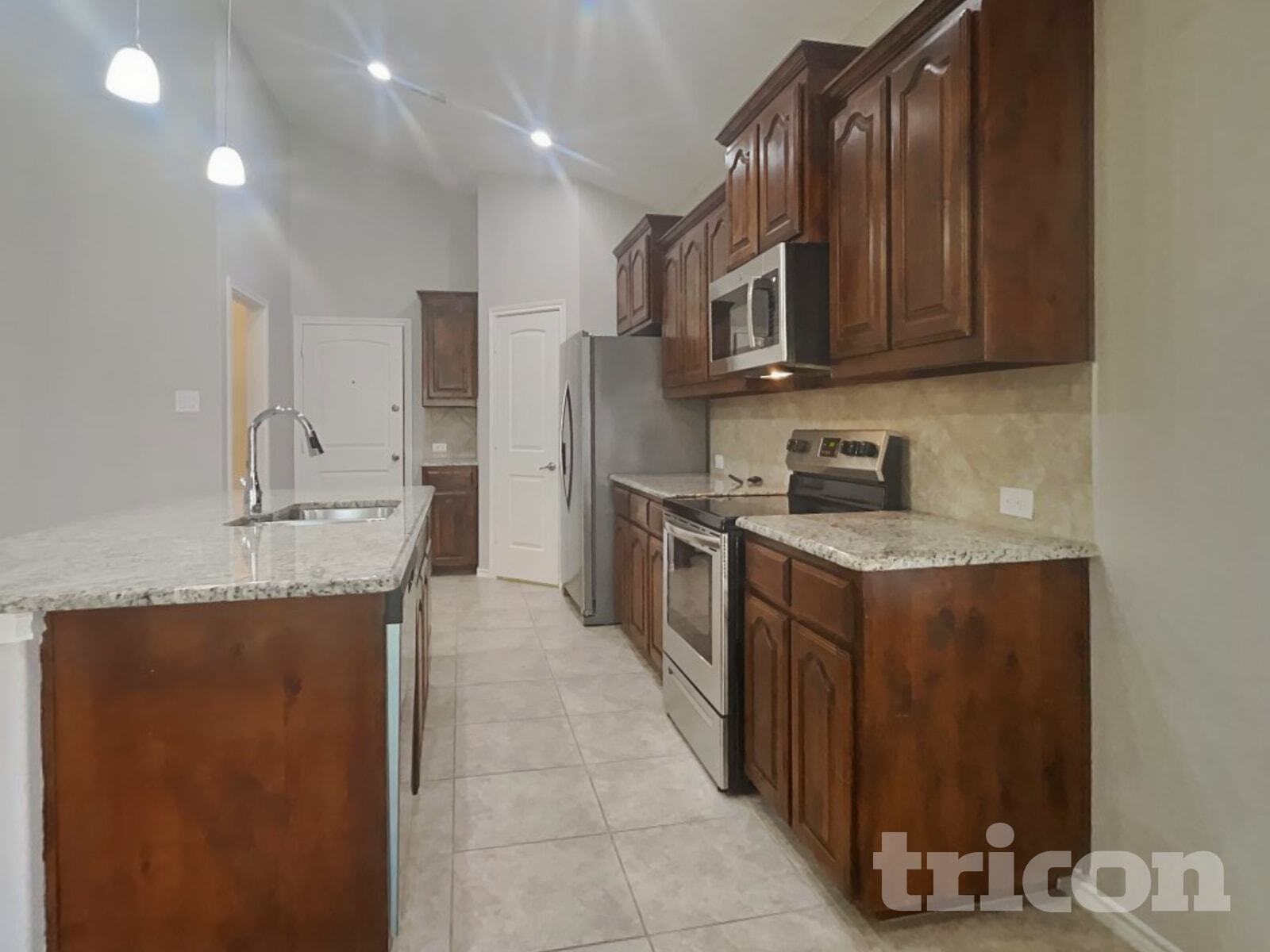 Building Photo - 1304 Glen Ct