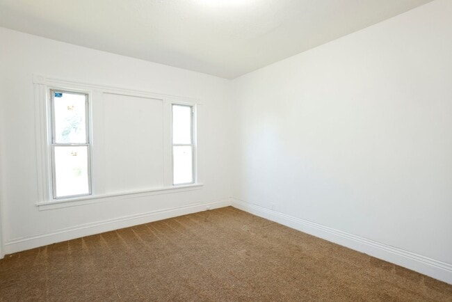 Building Photo - 257 Alphonse St