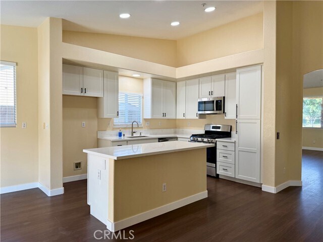 Building Photo - 17210 Volante Ct