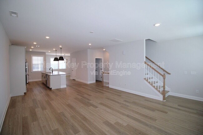 Building Photo - 612 Amaranth Dr