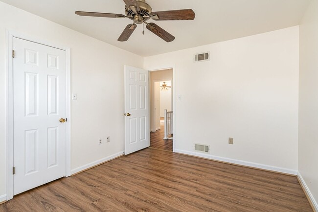 Building Photo - 6280 Spring Knoll Dr