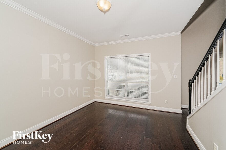 Building Photo - 531 Forest Lakes Dr