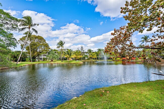 Building Photo - 777 SE 2nd Ave