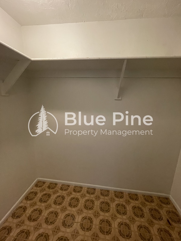 Building Photo - 678 Foster Dr