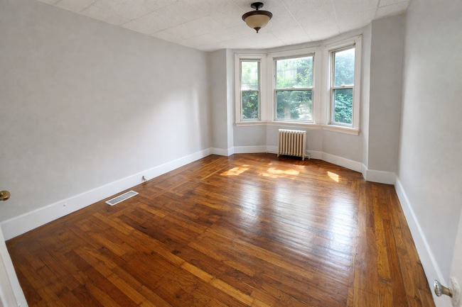 Building Photo - 6606 Dalzell Pl