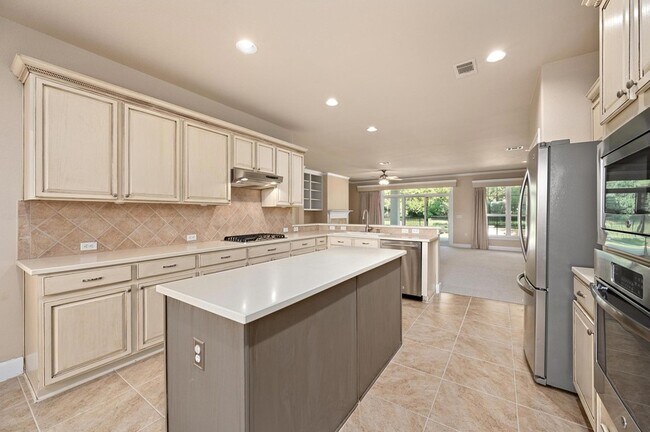 Building Photo - 216 Armstrong Dr