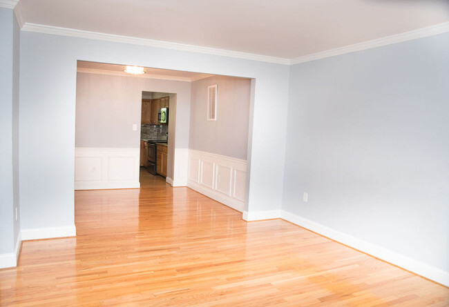 Building Photo - 10331 Bushman Dr