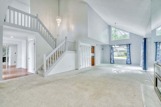 Building Photo - 6 Greenwood Park