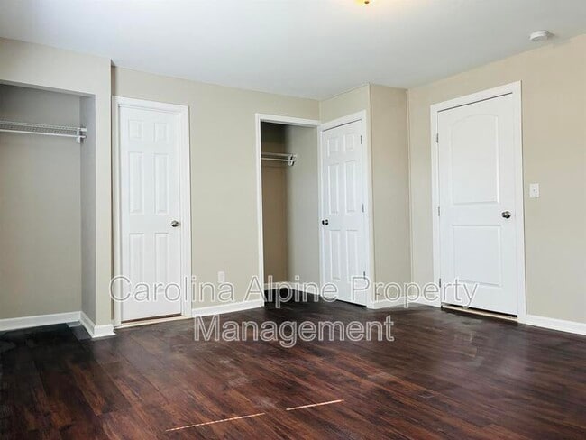 Building Photo - 317 N Dilling St