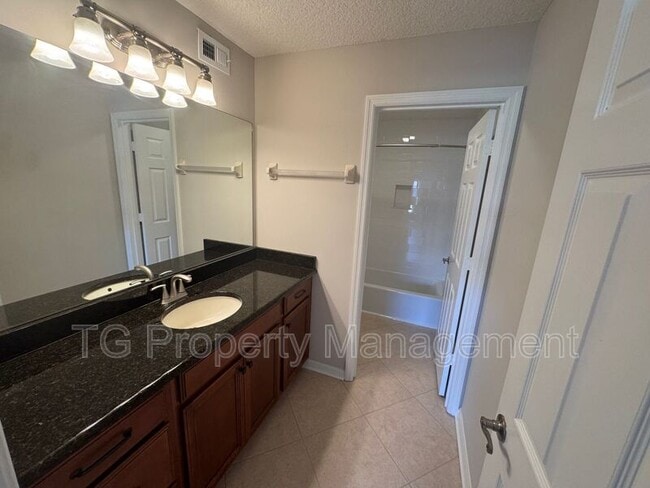 Building Photo - 239 Cranes Lake Dr