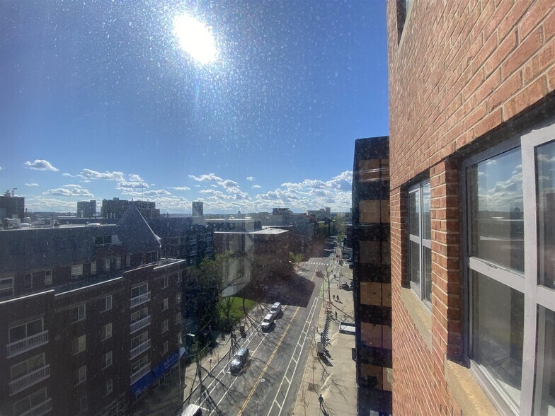 Building Photo - 931 Massachusetts Ave