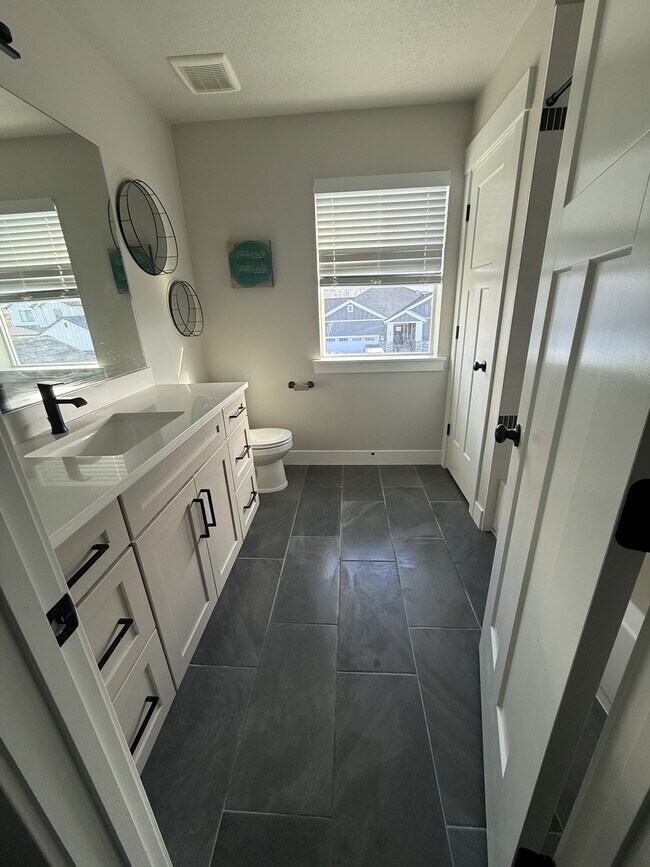 Building Photo - 46 S 2920 W