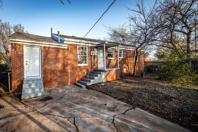 Building Photo - 1414 NW 23rd St