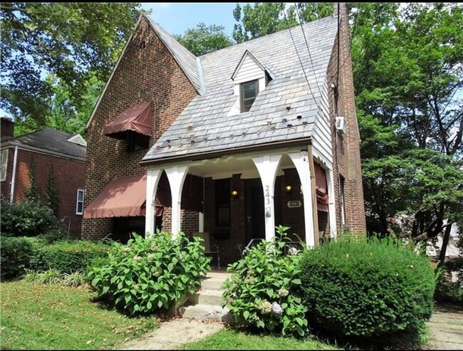 Primary Photo - Beautiful 3 bedroom, 1.5 Bath in Mt. Lebanon!!