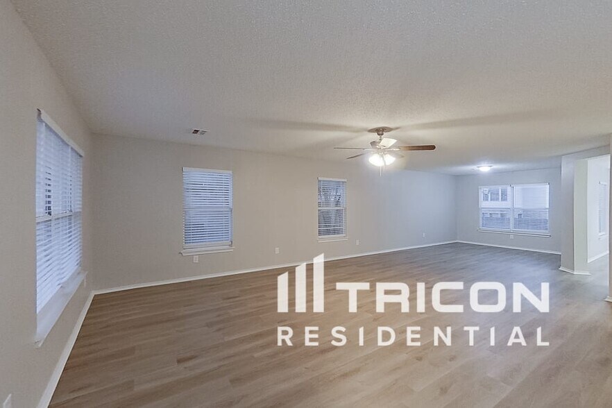 Building Photo - 2208 Capstan Dr