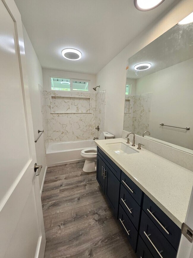 Building Photo - Beautiful NEW 3 Bedroom 2 Bath Home off South Kulani