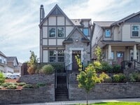 Building Photo - Fantastic Three Bedroom Home In Wilsonville On Corner Lot!