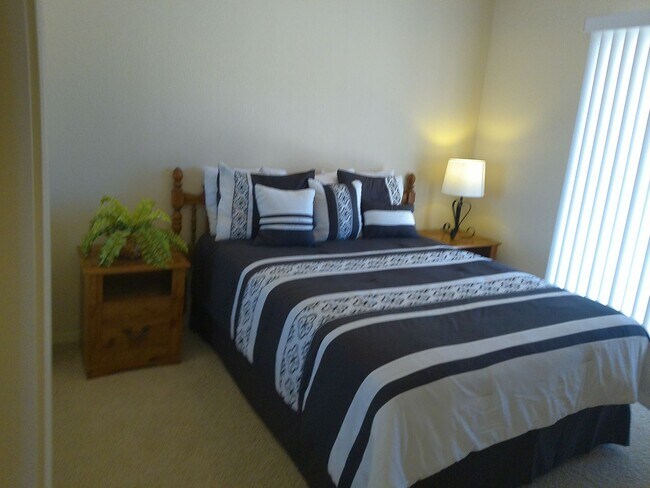Building Photo - Winter Rental Available October-April 2027