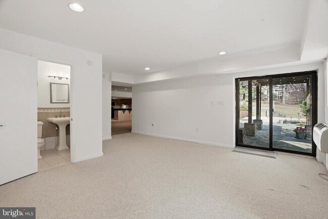 Building Photo - 6614 Corina Ct