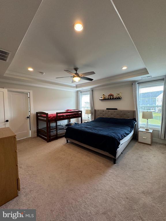 Building Photo - 213 Catalpa Ln
