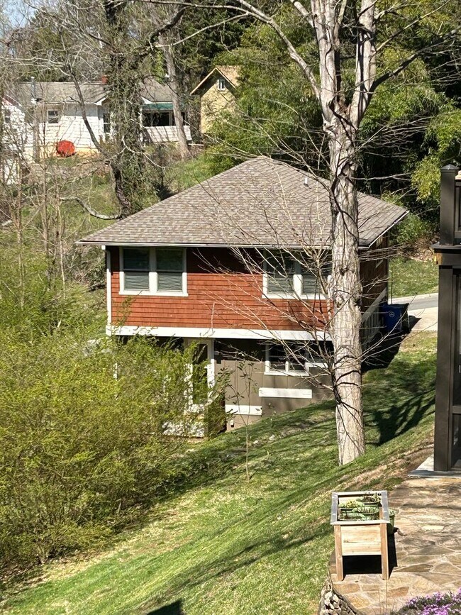 Building Photo - North AVL - Green Built Custom Home, Conve...