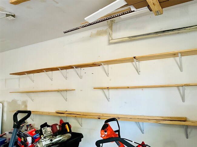 Building Photo - 11827 Moss Branch Rd