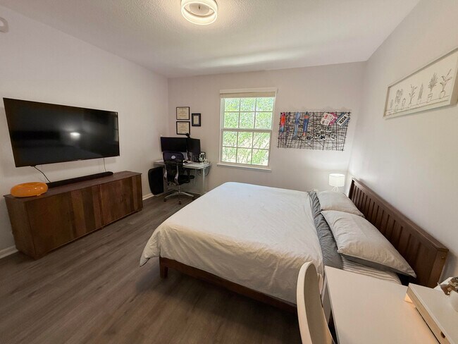 Building Photo - 275 Murcia Dr