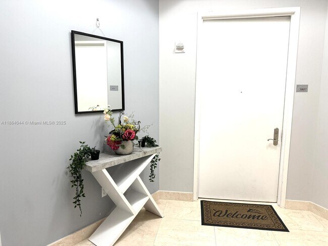 Building Photo - 15901 Collins Ave