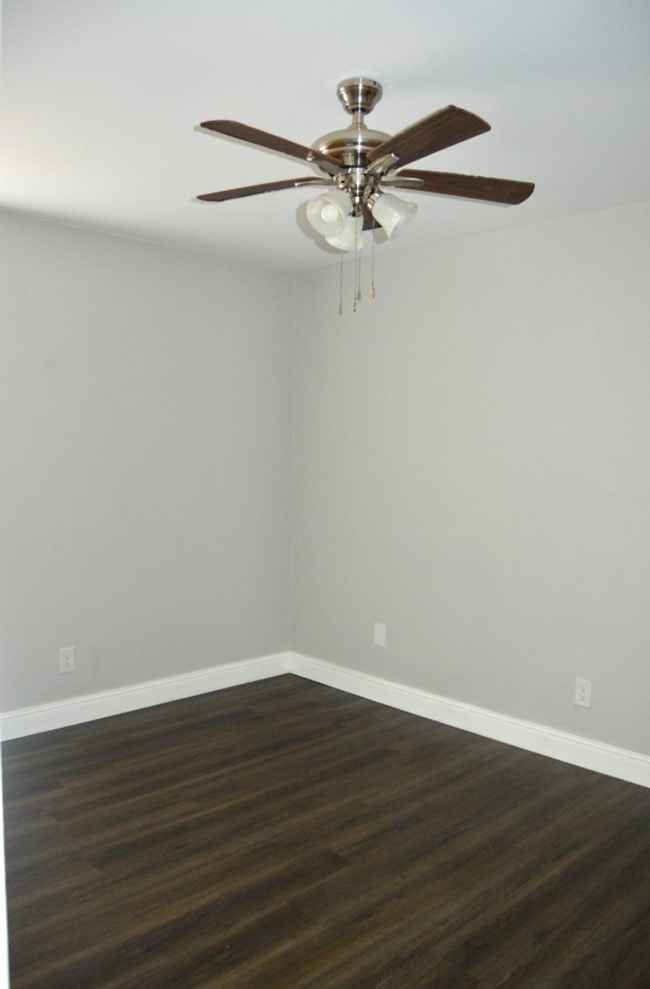 Building Photo - MORGAN AVE APARTMENTS