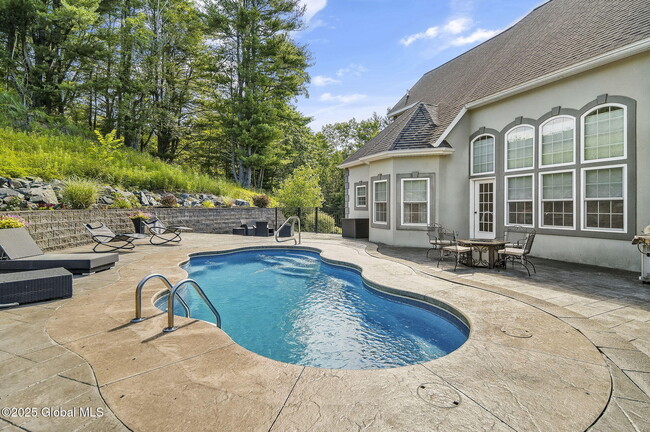 Building Photo - 20 Heather Ridge Rd