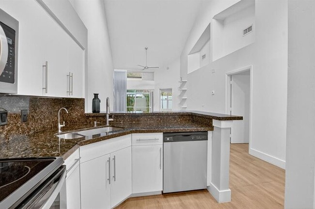 Building Photo - 5237 Majorca Club Dr