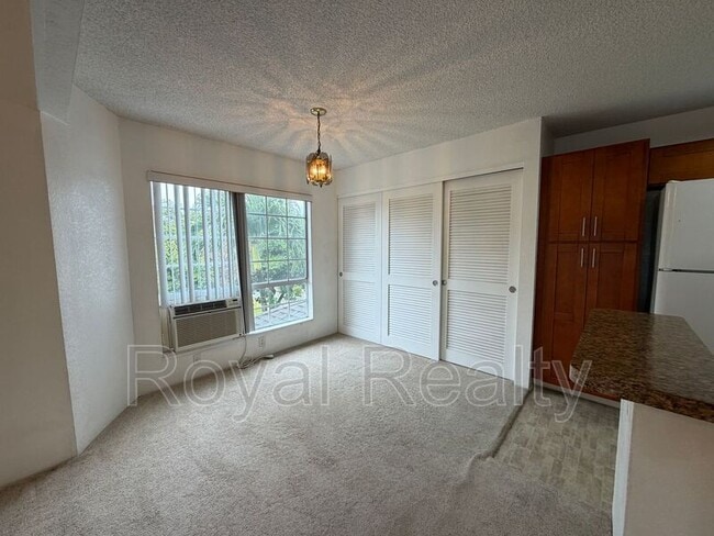 Building Photo - 528 Mananai Pl