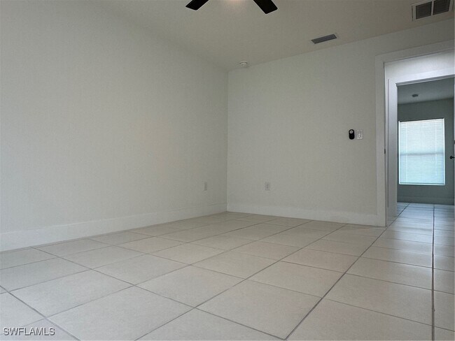Building Photo - 3918 NW 40th Terrace