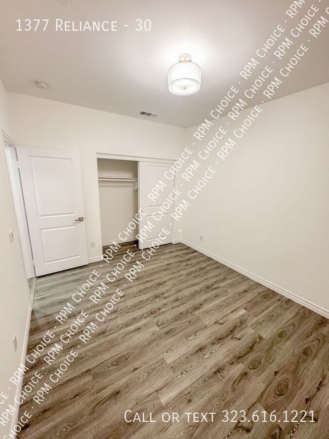 Building Photo - 1377 Reliance-30