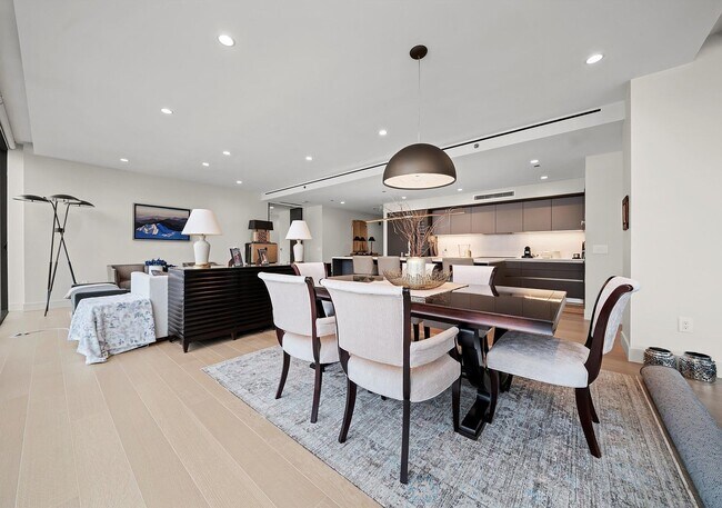 Building Photo - 366 W Superior St