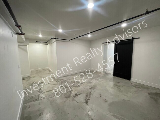 Building Photo - 1172 Graystone Way
