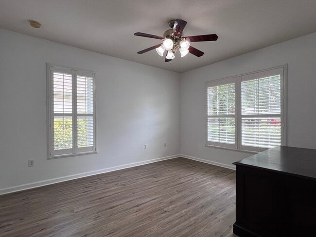 Building Photo - HUGE PRICE REDUCTION!! HOME IS READY FOR A...
