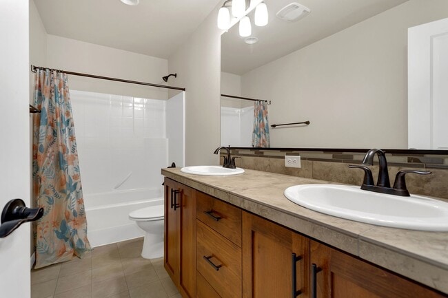 Building Photo - Spacious 4BR/3BA in Beaverton