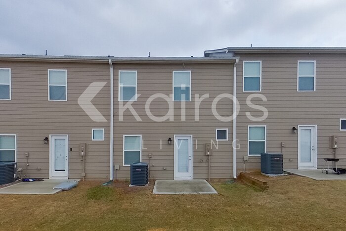 Building Photo - 218 Long Is Dr