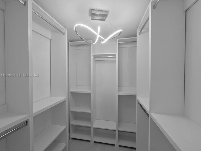 Building Photo - 1800 W 54th St