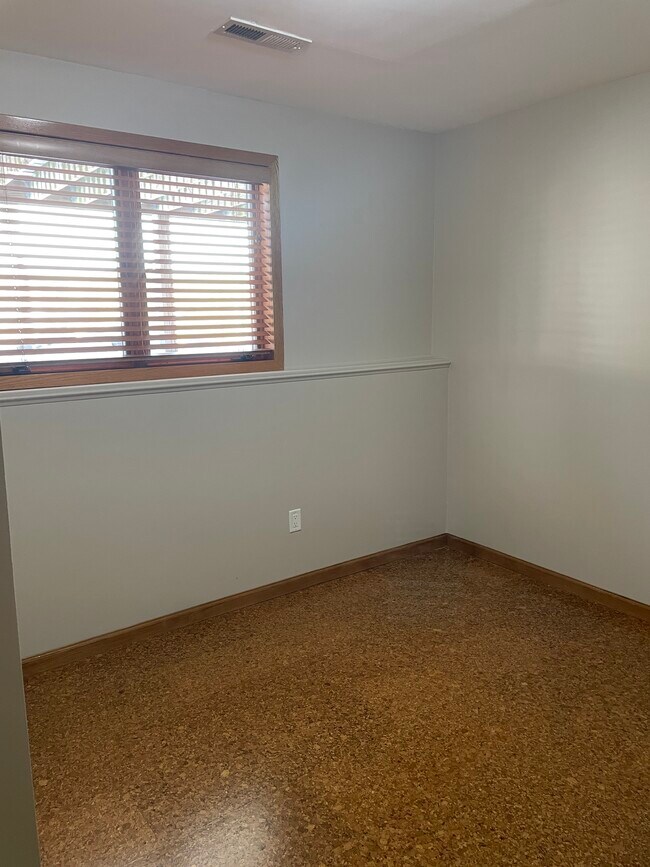 Building Photo - 3991 Whiting Ln